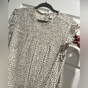 Old Navy XL business casual animal print top with flutter sleeves